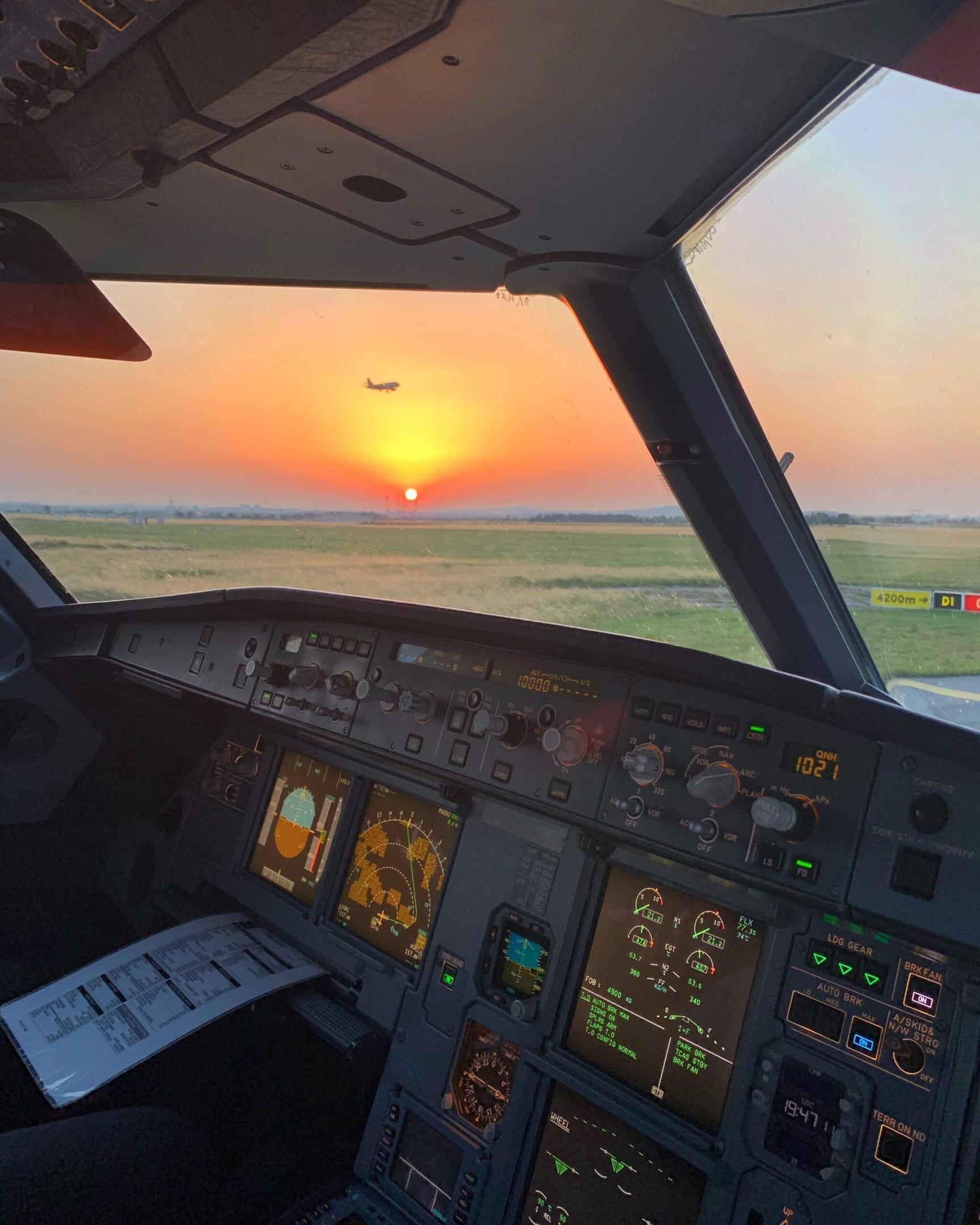 EasyJet First Officer