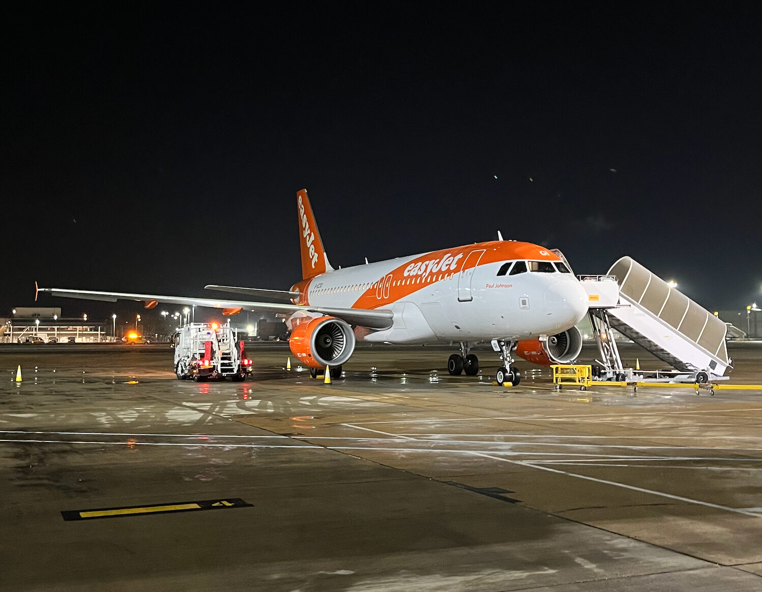 easyjet plane